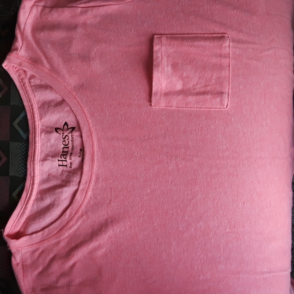 Lot of 2 Womens Hanes pocket tshirts